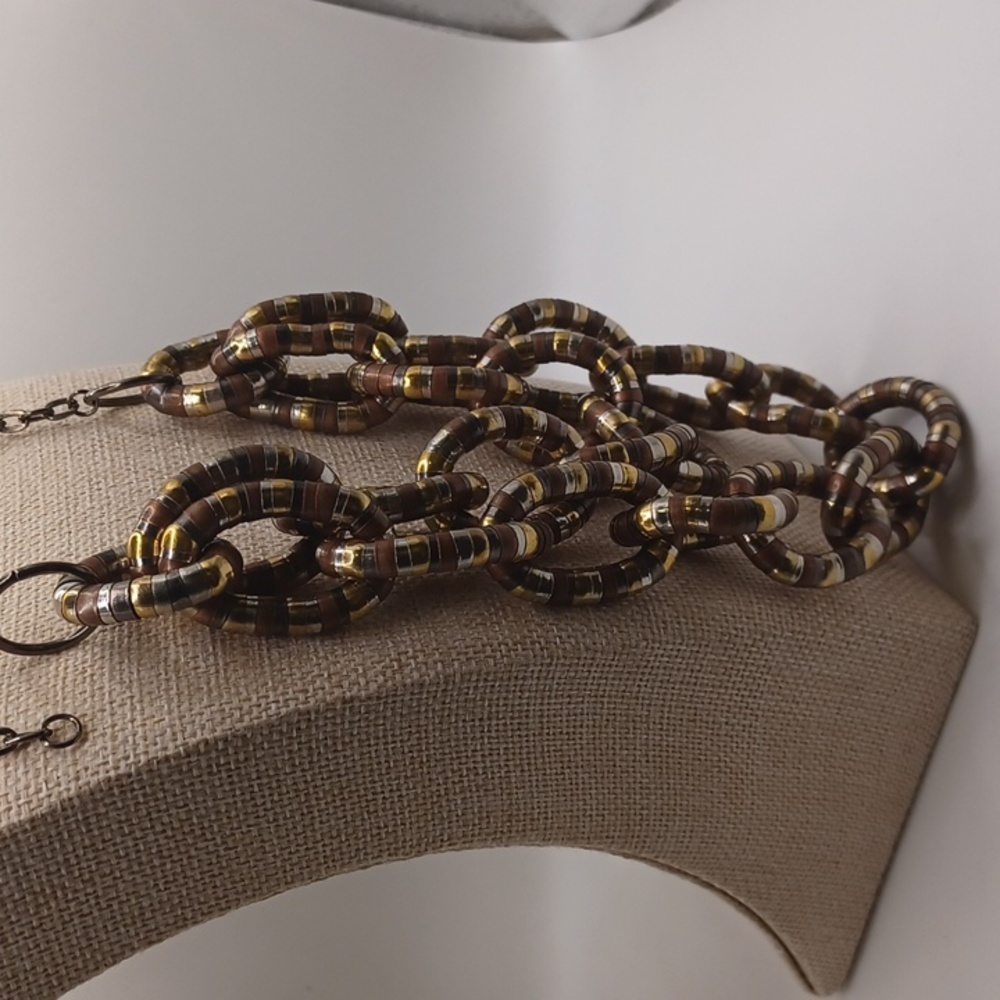 Metal tone Necklace - Picture 3 of 5